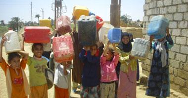 بعد انقطاع الماء 28 ساعة.. أهالي أسيوط: نشرب من الترع؟