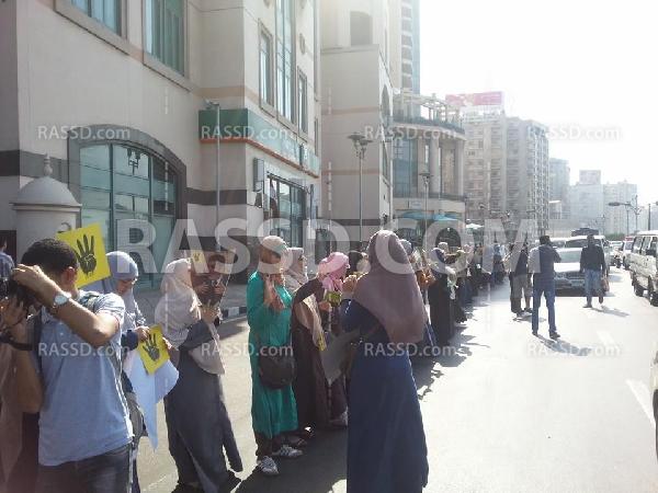 وقفة نسائية بسان استيفانو احتجاجا على اعتقال 22 فتاة