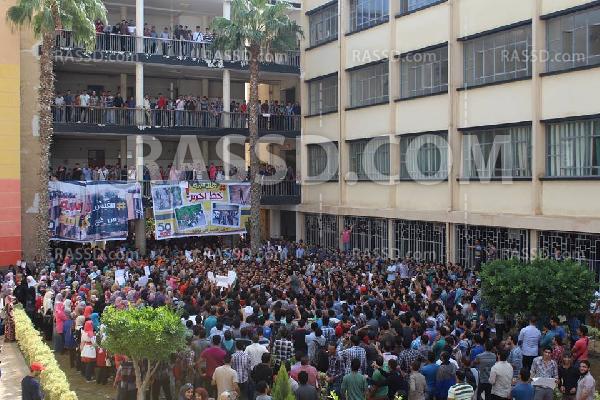 طلاب مصر يتحدون قمع الانقلابيين بمسيرات ووقفات ضد الاعتقال