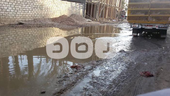بالصور.. مياه الصرف الصحي تغرق قرى محافظة الفيوم.. والأهالي يستغيثون