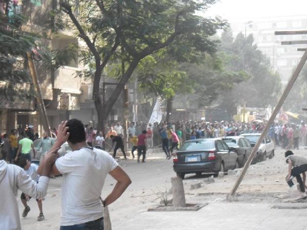 اشتباكات بين رافضي الانقلاب وبلطجية بحلوان دون وقوع إصابات