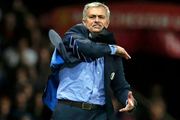 صحيفة : «مورينيو» يعود إلى برشلونة