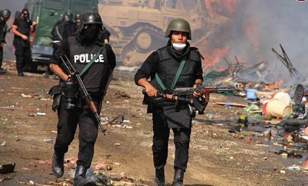 الافراج عن 6إبريل وألتراس وتجديد حبس الآلاف من رافضي الانقلاب