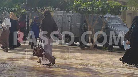 أمن الانقلاب يقتحم جامعة الأزهر بنات في مدينة نصر