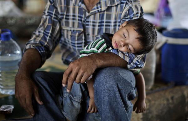 هيومن رايتس ووتش تندد باعتقال وترحيل 1500 لاجئ سوري بمصر