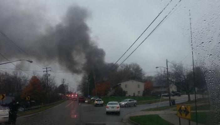 بالفيديو.. سقوط طائرة أميركية فوق مبنى سكني في أوهايو