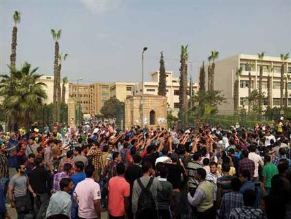 تظاهرة طلابية بجامعة الأزهر بأسيوط تنديدًا بالإنقلاب