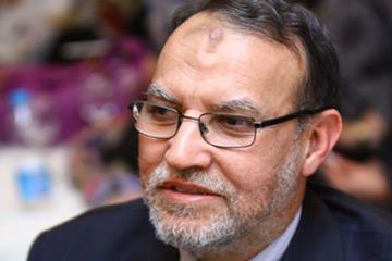 نجل العريان: وكلاء النيابة يحجزون موعد مسبق للتحقيق مع والدى