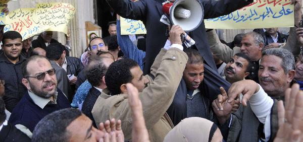 موظفو الضرائب العقارية يضربون عن العمل في 5 محافظات