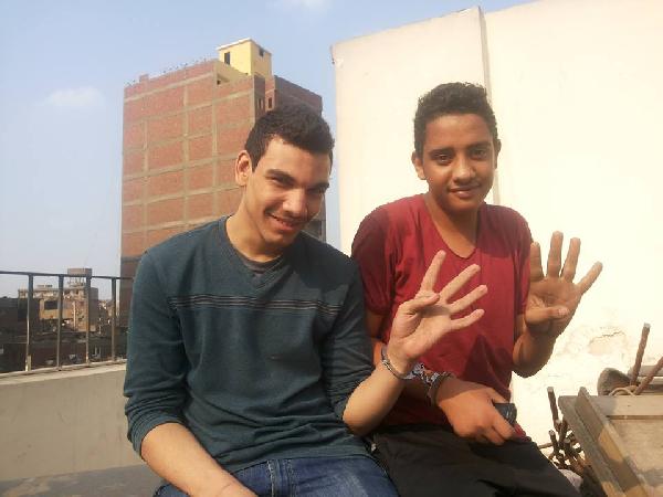 النيابة تفرج عن طالبين رافضين للانقلاب على ذمة قضايا