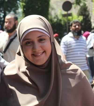 سياسيون ونشطاء ينعون زنيب مهدي ويحذرون الثوار من الإحباط