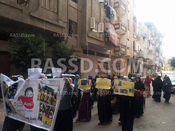 مسيرة نسائية في طلخا تندد باعتقال الفتيات