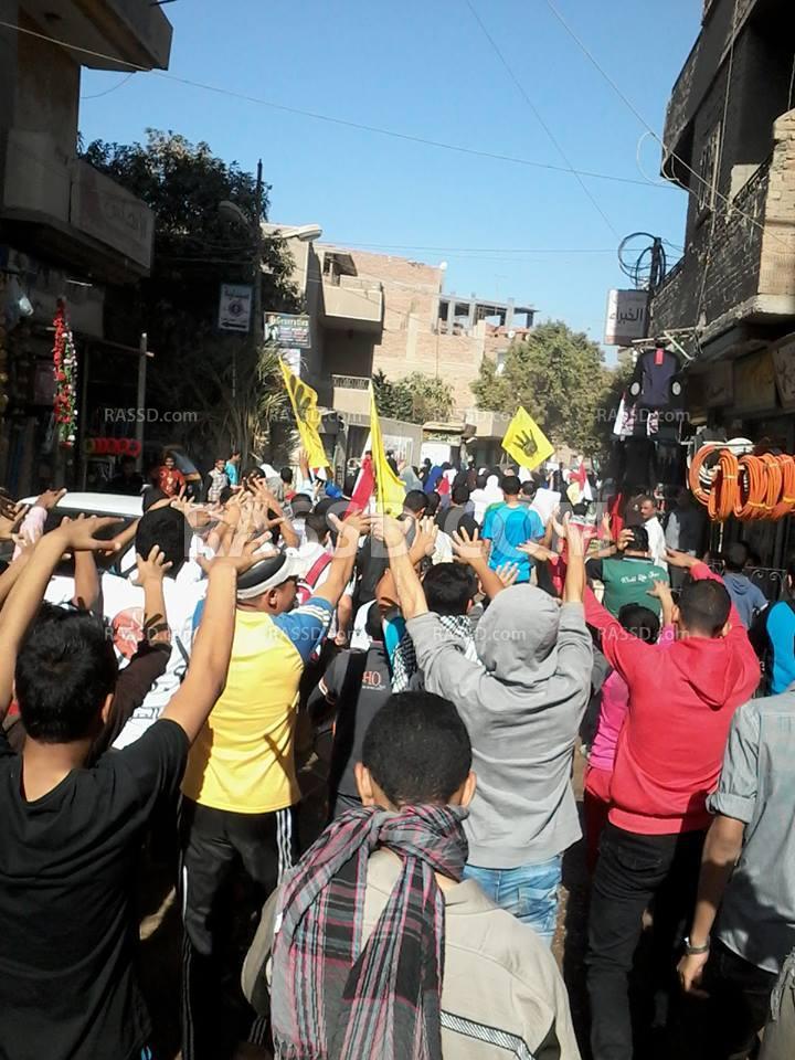 “عودوا لثكناتكم” هتاف مناهضي الانقلاب في سنورس الفيوم