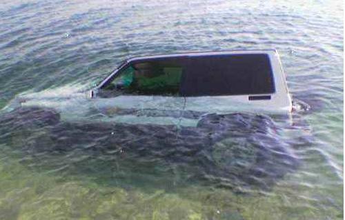 مصرع مواطن وإصابة 3 في انقلاب سيارة بترعة الإبراهيمية