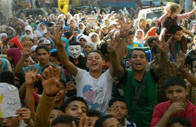 مسيرة لطلاب المدارس في سنورس الفيوم رفضًا لحكم العسكر