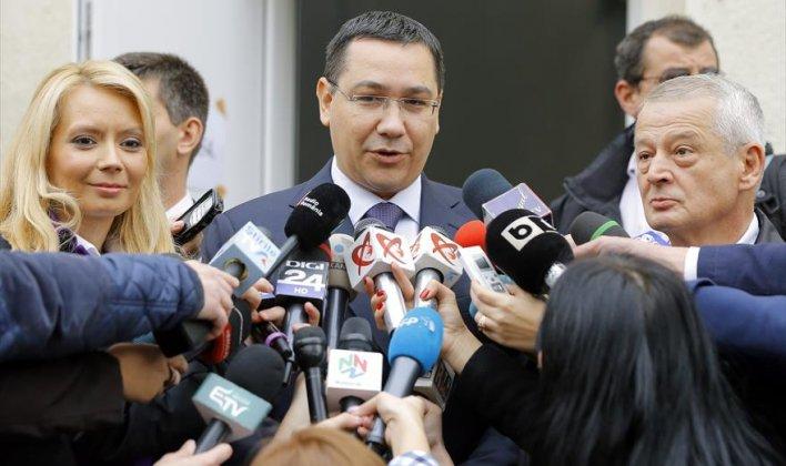 بدء التصويت في جولة الإعادة للانتخابات الرئاسية برومانيا