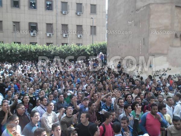 تظاهرة حاشدة لطلاب الأزهر بالدراسة تنديدا بحبس زملائهم