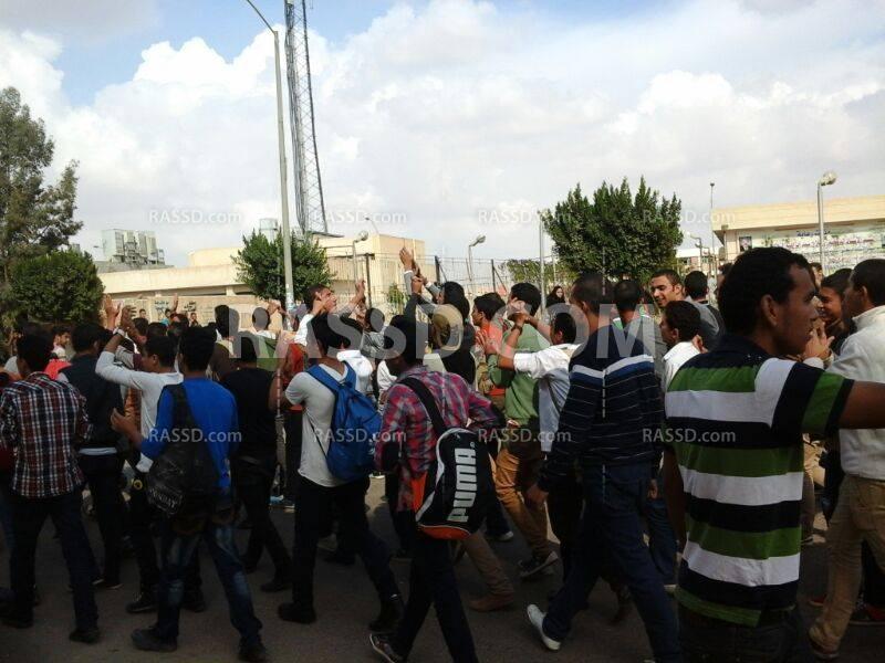 مسيرة طلابية بجامعة السادات تنديدًا بالانقلاب