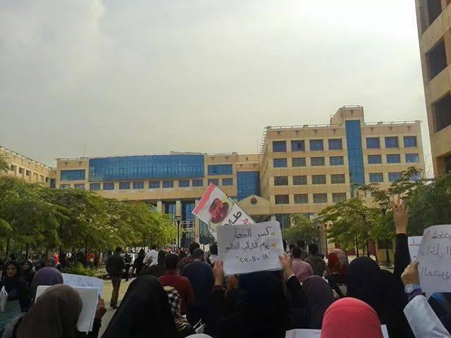 مسيرة لطلاب الجامعات الخاصة بـ6 أكتوبر تضامنًا مع انتفاضة السجون