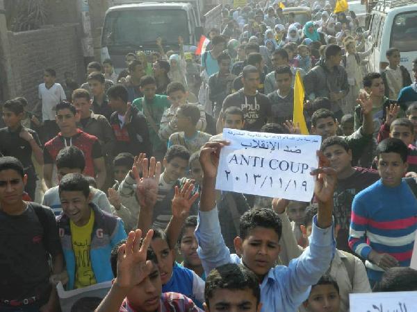 مسيرة لطلاب مركز طاميه دعما للشرعية