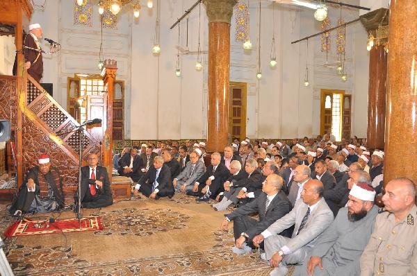 أوقاف المنزلة تجبر الخطباء بدعم الجيش على المنابر