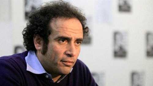 “حمزاوي” ينهي إجراءات إلغاء قرار منعه من السفر