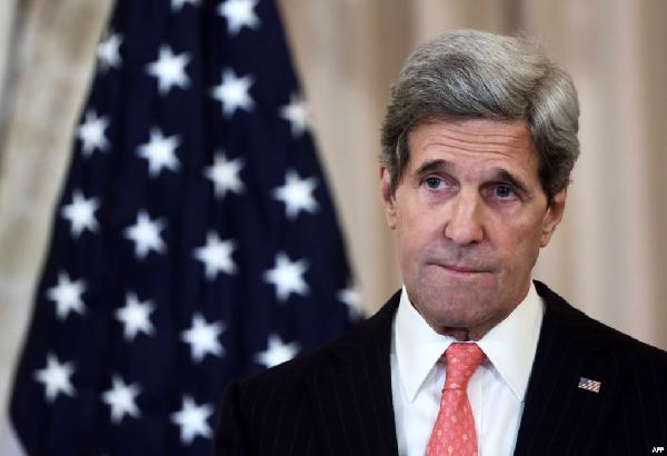 كيري يتهم الإخوان المسلمين بـ”سرقة” الثورة في مصر