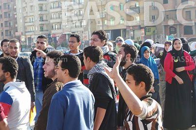 مسيرات وسلاسل لطلاب الجامعات احتجاجا علي مجزرة الأزهر