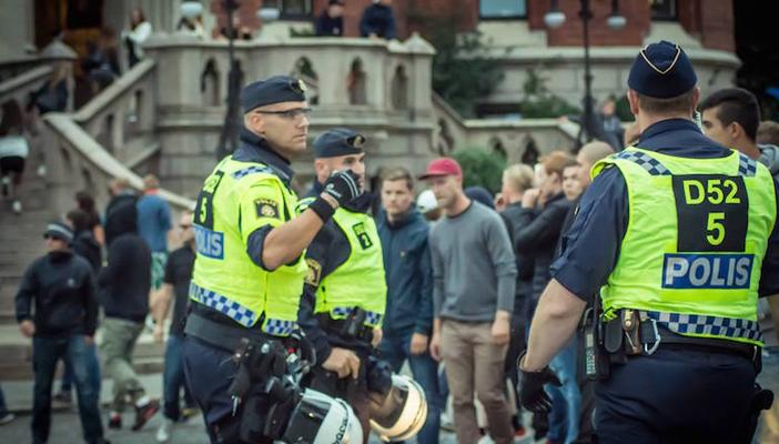 الشرطة السويدية ترحب بالمتقدمين من أصول أجنبية إلى صفوفها