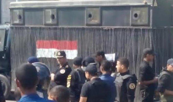 أمن الانقلاب يكثف تواجده بمحيط جامعتي القاهرة وعين شمس