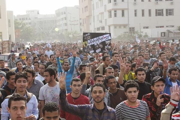 الأمن الإداري يعتدي بالشوم على فعالية لطلاب بيطري المنصور