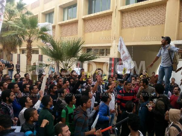 وقفة لـ “طلاب ضد الانقلاب ” بالعاشر من رمضان