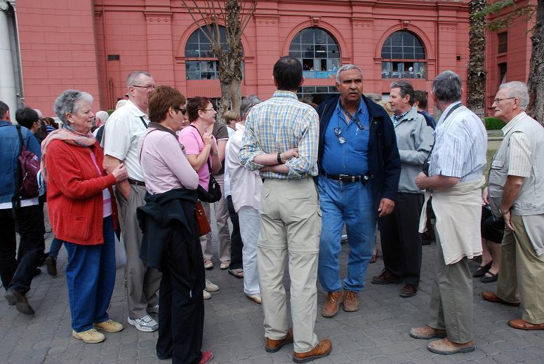 اعتقال مرشد سياحي وصف “30 يونيو” بالانقلاب للسياح