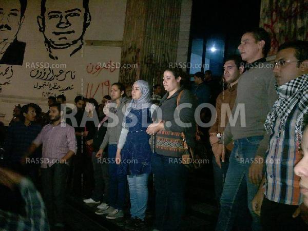 وقفة على “سلالم الصحفيين” إعتراضا على “قانون التظاهر”