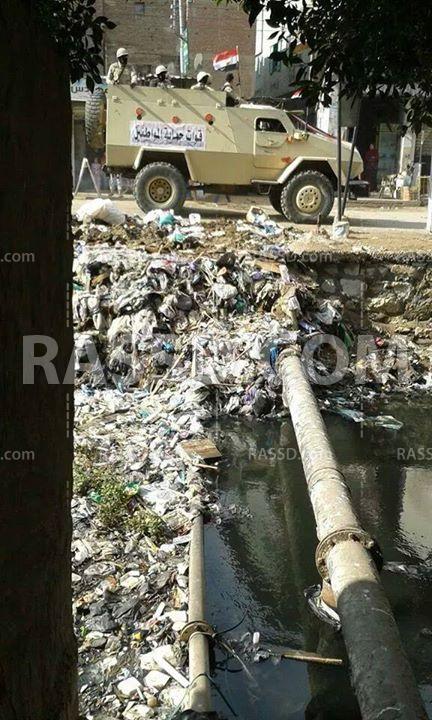 قوات الانقلاب تحاصر “الخياطة” بدمياط عقب النطق ببراءة “المخلوع”