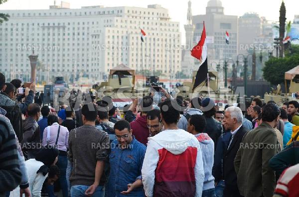 صور| المئات يتظاهرون بالتحرير عقب تبرئة مبارك