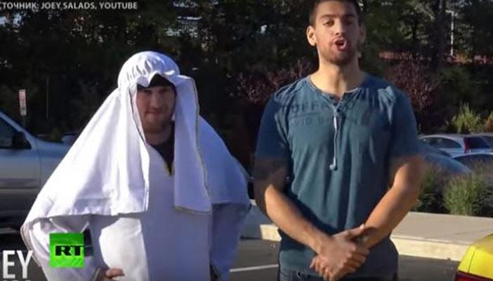 بالفيديو.. شاب أميركي يتخفى في صورة مسلم لفضح عنصرية الغرب