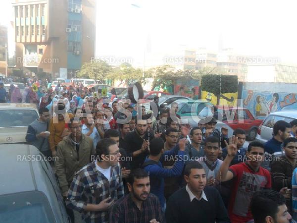 الكرامة للحرائر.. شعار تظاهرات طلاب جامعة المنوفية