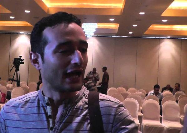 القبض على المدون  أحمد دومة واحتجازه بمقر للشرطة