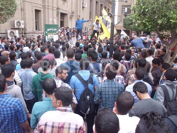 استئناف التظاهر بجامعة القاهرة ضد انتهاكات داخلية الانقلاب