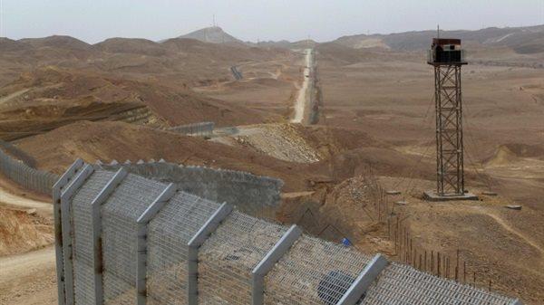 الكيان ينتهي من السياج الأمني  مع مصر ويبدأ في المائي