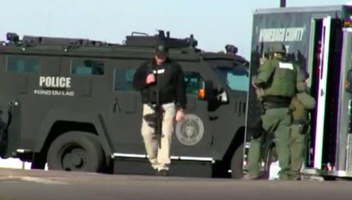 بالفيديو.. لحظة وصول الشرطة الأميركية لمكان حادث بولاية ويسكونسن