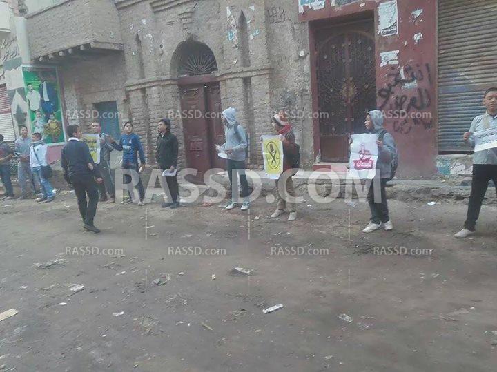 سلسلة بشرية صباحية لطلاب ضد الانقلاب في الميمون بني سويف