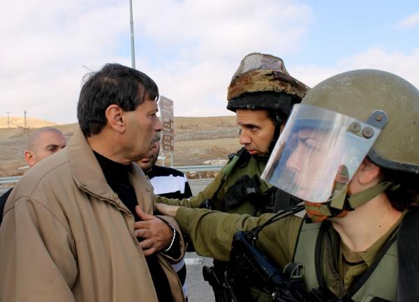 فيديو.. لحظة استشهاد الوزير الفلسطيني”زياد أبو عين”