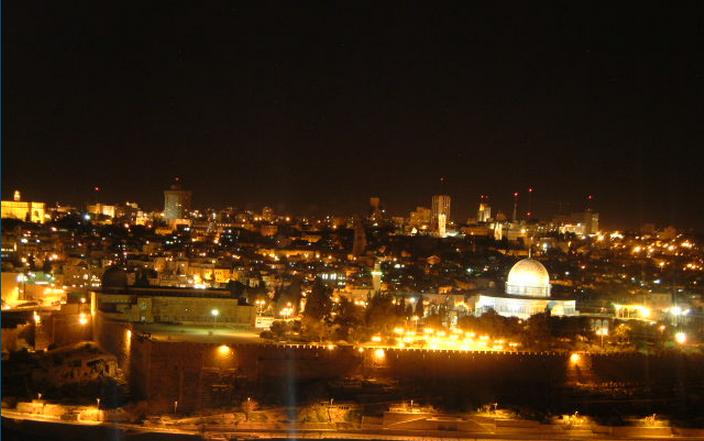 مدير”الأقصى”يحذر من إنهيارات بالقدس بسبب الحفريات