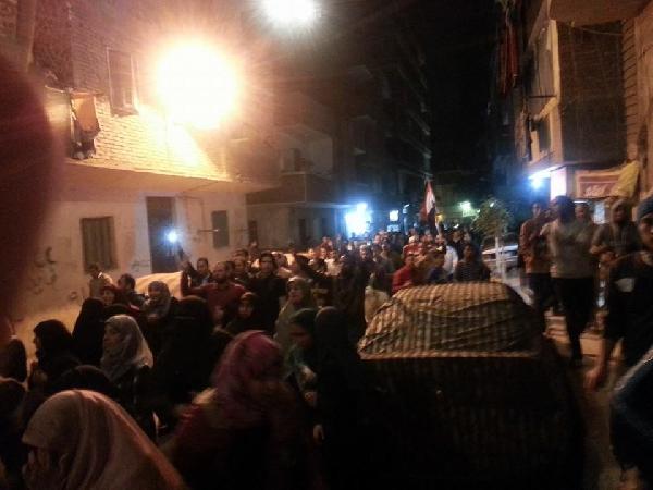 “عين شمس” تشارك بأسبوع “معًا نكمل ثورتنا” بمسيرة ليلية