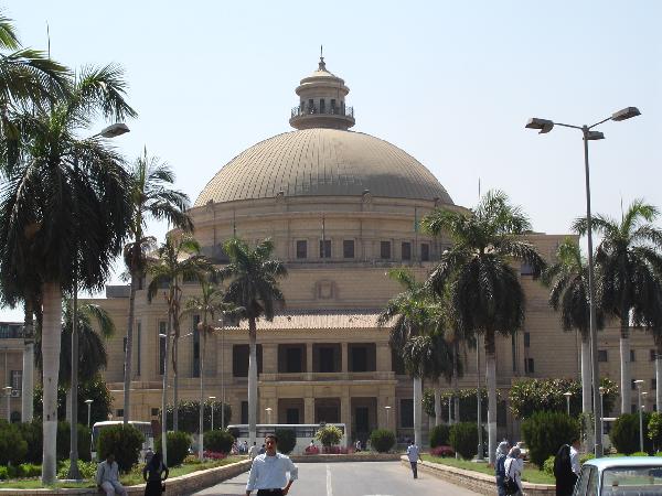 إحالة عضو هيئة تدريس بدار العلوم لللتحقيق بتهمة “تفسير لقطب”