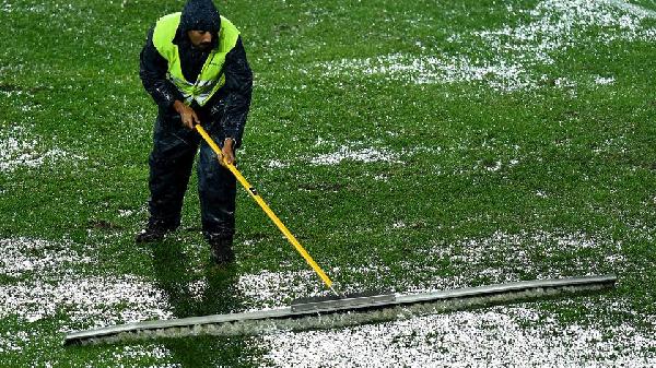 مونديال الأندية: فضيحة الملعب الغارق تطيح برؤوس كبيرة