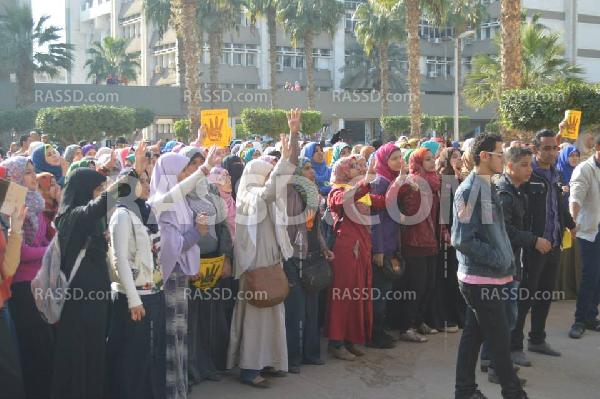 بلطجية يعتدون علي مظاهرة بجامعة طنطا