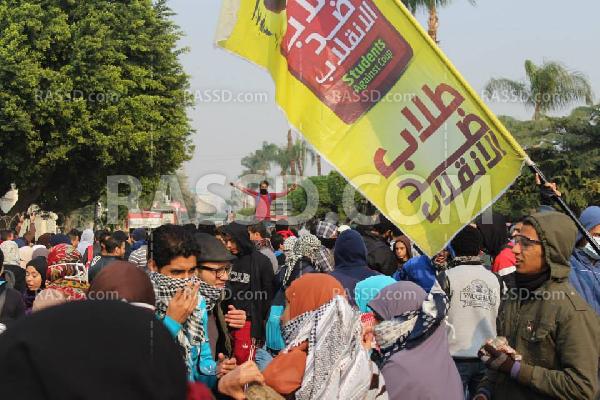 مظاهرة بجامعة عين شمس ضد الانقلاب